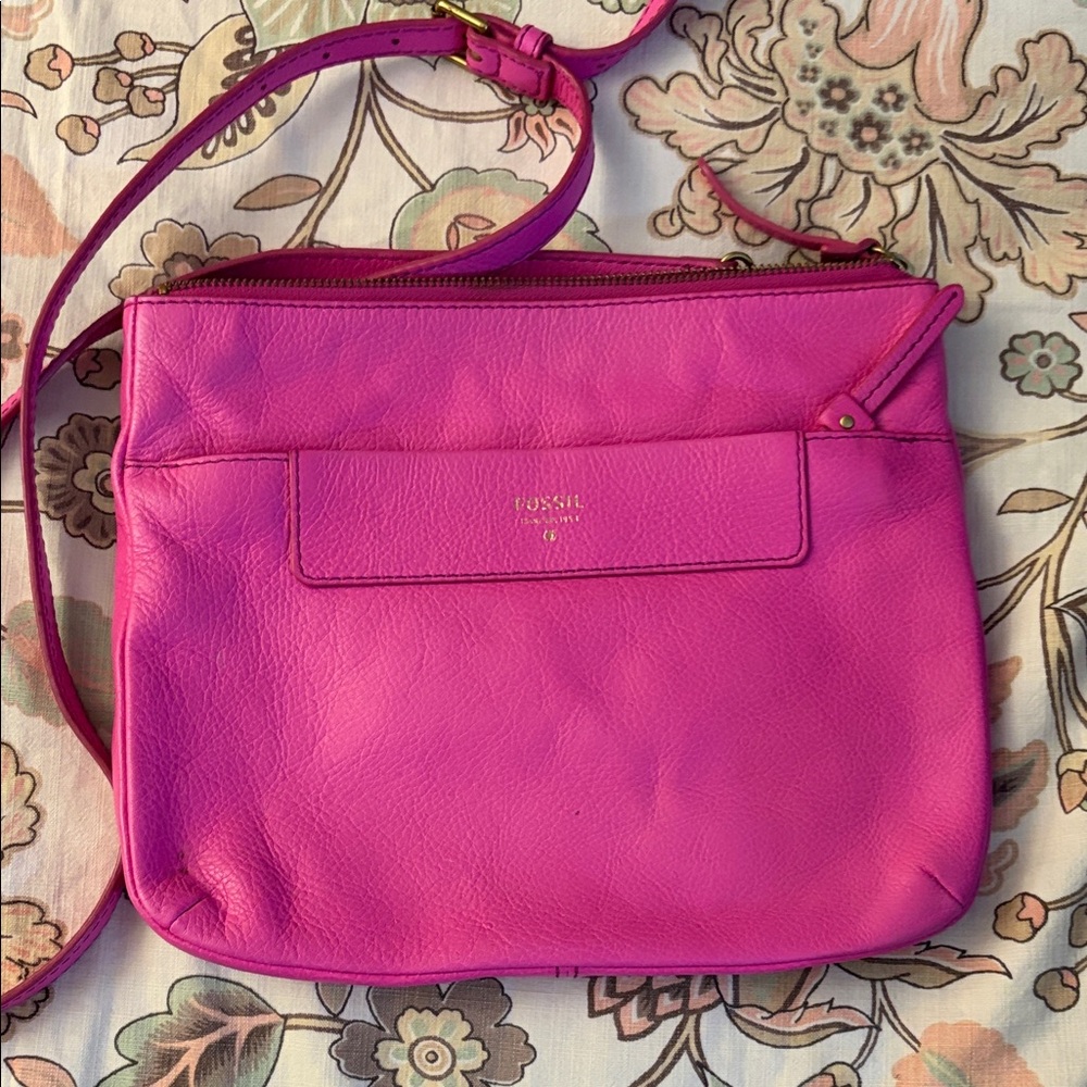 Fossil Vibrant Pink leather Crossbody Bag with side pockets adjustable straps